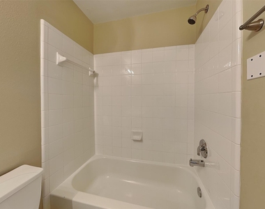 16650 Beckland Lane - Photo Thumbnail 14