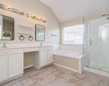 18223 Heathridge Lane - Photo Thumbnail 37