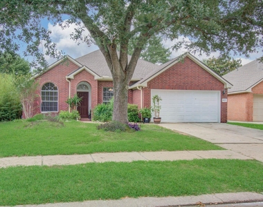 18223 Heathridge Lane - Photo Thumbnail 2