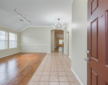 18223 Heathridge Lane - Photo Thumbnail 4
