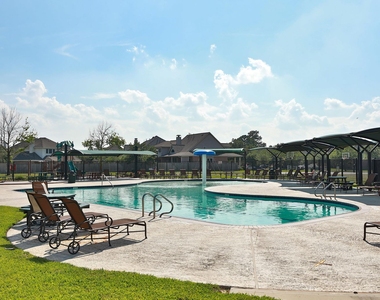 17222 Leeside Drive - Photo Thumbnail 31