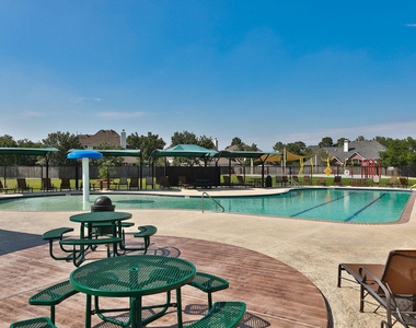 17222 Leeside Drive - Photo Thumbnail 33