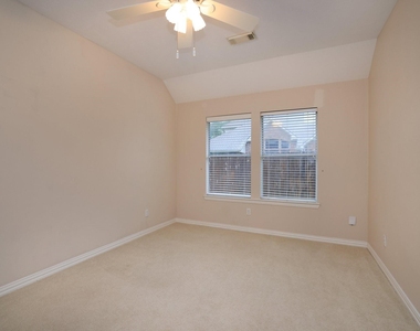 17222 Leeside Drive - Photo Thumbnail 21