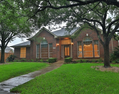 17222 Leeside Drive - Photo Thumbnail 2
