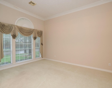 17222 Leeside Drive - Photo Thumbnail 6