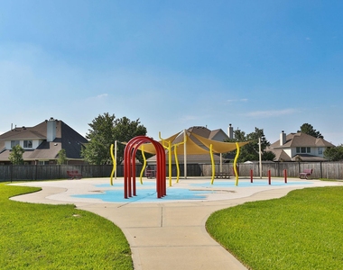 17222 Leeside Drive - Photo Thumbnail 30