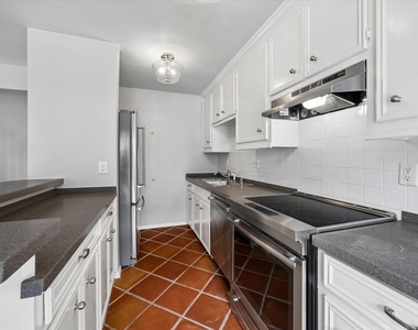 3502 Burlington Street - Photo Thumbnail 11