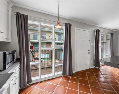 3502 Burlington Street - Photo Thumbnail 10