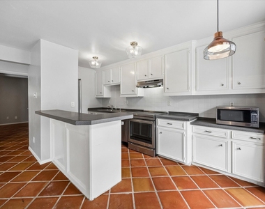 3502 Burlington Street - Photo Thumbnail 3
