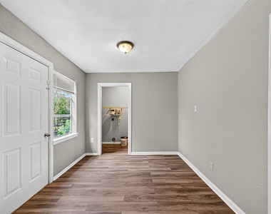 10106 Sierra Drive - Photo Thumbnail 15
