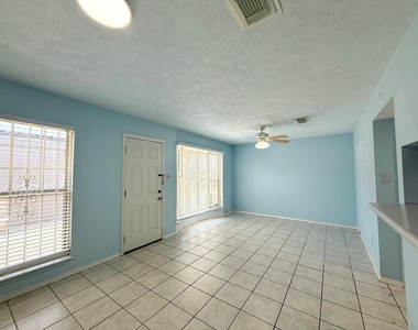 8438 Leawood Blvd - Photo Thumbnail 12