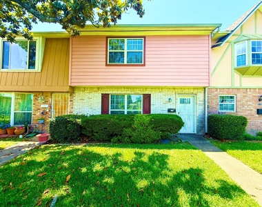 8438 Leawood Blvd - Photo Thumbnail 1
