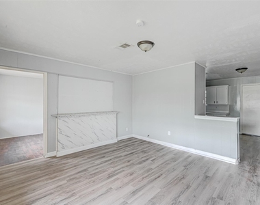 5315 Bellfort Court - Photo Thumbnail 7