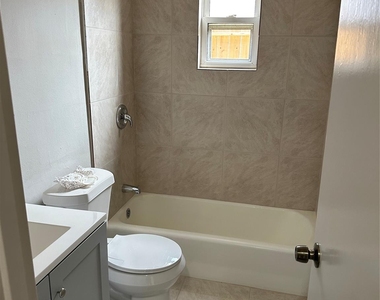 2502 Kingsdale Drive - Photo Thumbnail 7