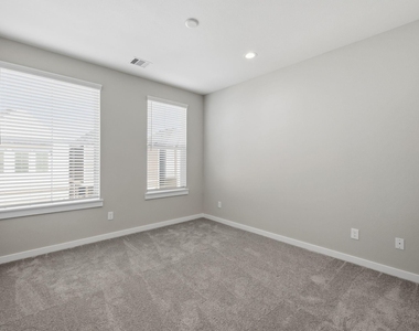 412 Stonework Landing Lane - Photo Thumbnail 12