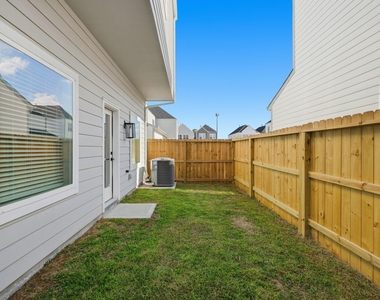 412 Stonework Landing Lane - Photo Thumbnail 29