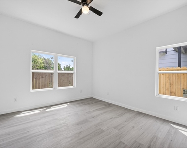 9007 Hilda Street - Photo Thumbnail 12