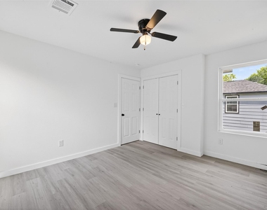 9007 Hilda Street - Photo Thumbnail 6