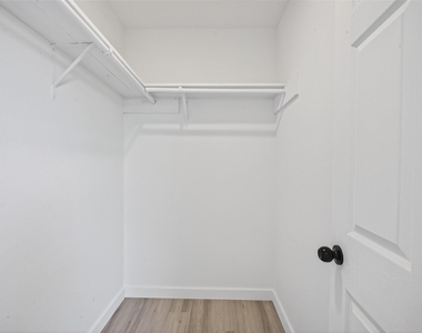 9007 Hilda Street - Photo Thumbnail 9