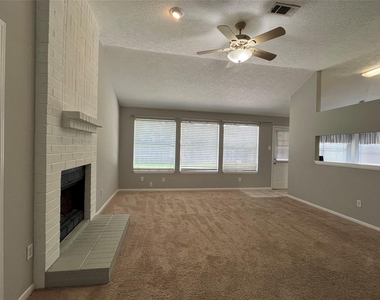 16893 Blue Jay Street - Photo Thumbnail 5