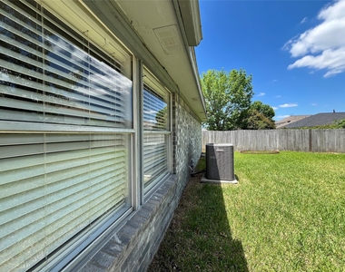 16893 Blue Jay Street - Photo Thumbnail 2