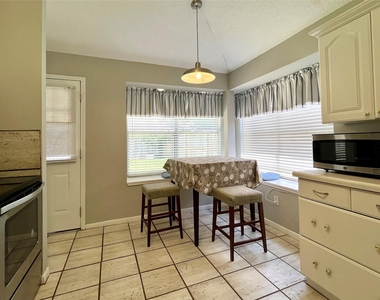 16893 Blue Jay Street - Photo Thumbnail 8