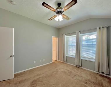 16893 Blue Jay Street - Photo Thumbnail 15