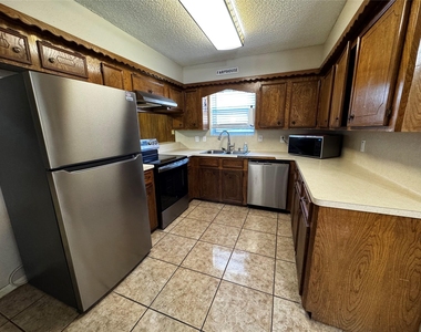 9914 El Chaco Street - Photo Thumbnail 5