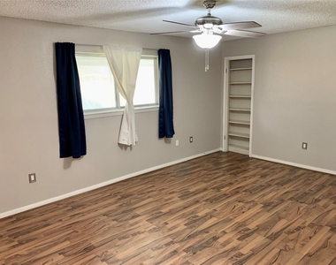 9914 El Chaco Street - Photo Thumbnail 9