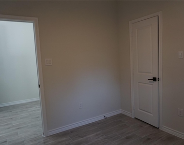 9864 Arbor Oak - Photo Thumbnail 11