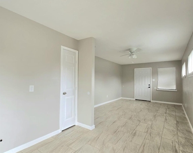 3843 Mount Pleasant St - Photo Thumbnail 21