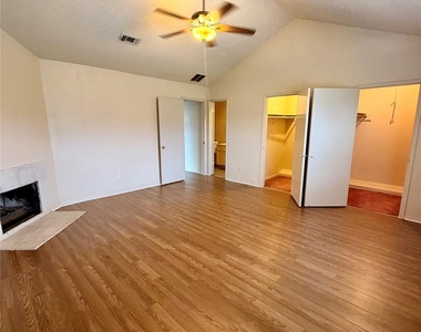 7700 Creekbend Drive - Photo Thumbnail 19