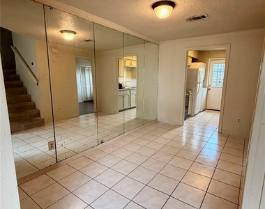7700 Creekbend Drive - Photo Thumbnail 3