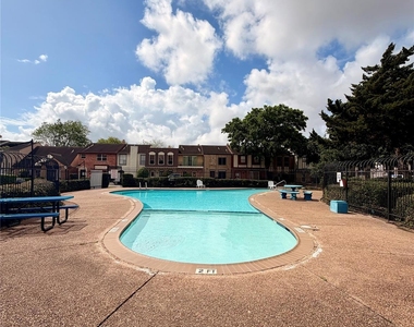 7700 Creekbend Drive - Photo Thumbnail 24