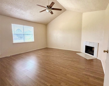 7700 Creekbend Drive - Photo Thumbnail 16