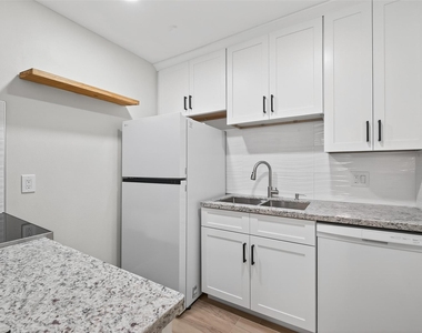 1516 Bay Area Boulevard - Photo Thumbnail 14
