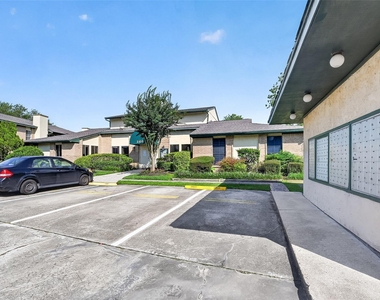 1516 Bay Area Boulevard - Photo Thumbnail 1