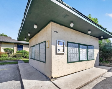 1516 Bay Area Boulevard - Photo Thumbnail 21