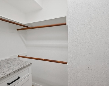 1516 Bay Area Boulevard - Photo Thumbnail 19
