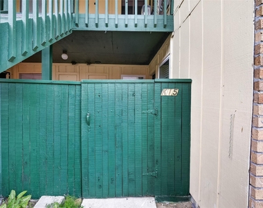 1516 Bay Area Boulevard - Photo Thumbnail 2