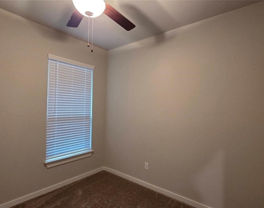 9773 Grosbeak Lane - Photo Thumbnail 16