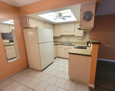 6141 Chesham Drive - Photo Thumbnail 7