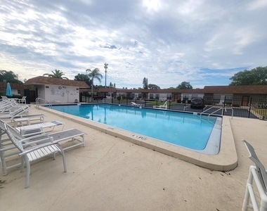 6141 Chesham Drive - Photo Thumbnail 18
