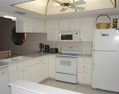 7616 Danube Drive - Photo Thumbnail 2