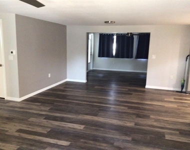 5159 Idlewild Street - Photo Thumbnail 3