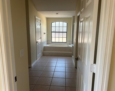 2988 Howland Boulevard - Photo Thumbnail 1