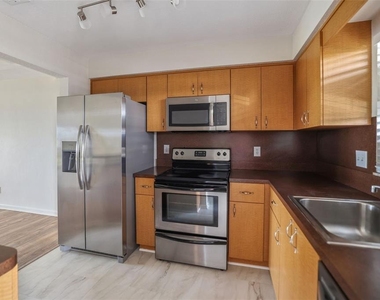 4420 37th Street S - Photo Thumbnail 8