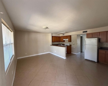 117 N Evergreen Avenue - Photo Thumbnail 2