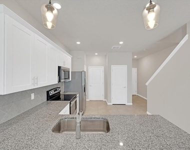 2906 Deer Pine Trail - Photo Thumbnail 18