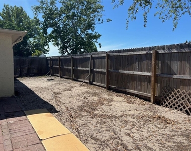 7835 Arbordale Drive - Photo Thumbnail 3